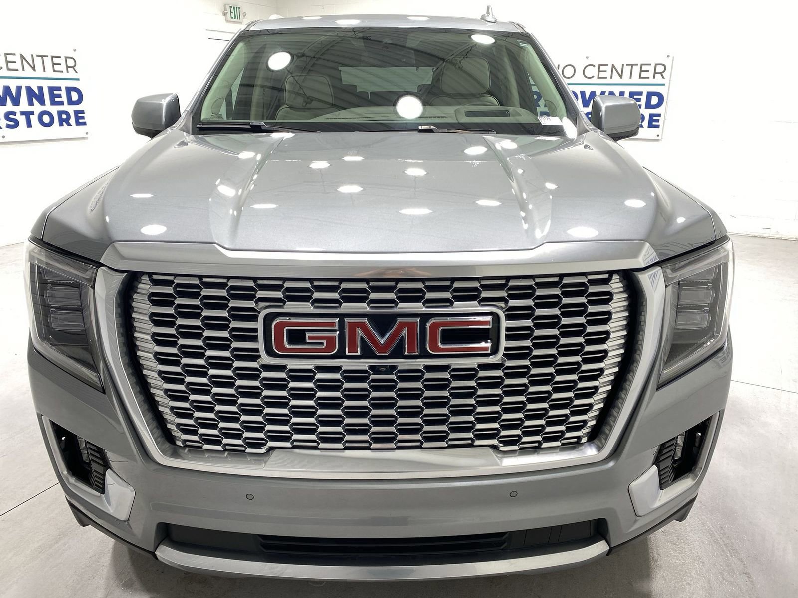 Used 2023 GMC Yukon Denali w/ LPO, Floor Liner Package image 3
