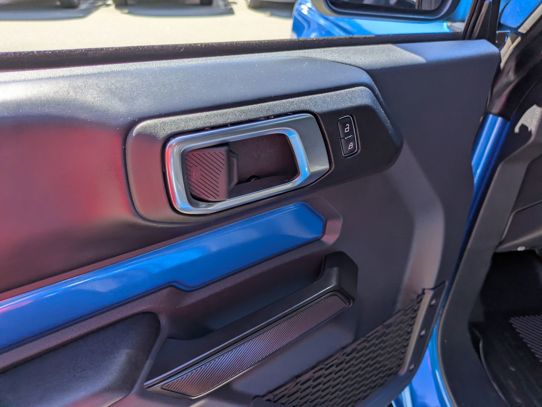 Certified 2025 Ford Bronco Badlands AWD/4WD image 17