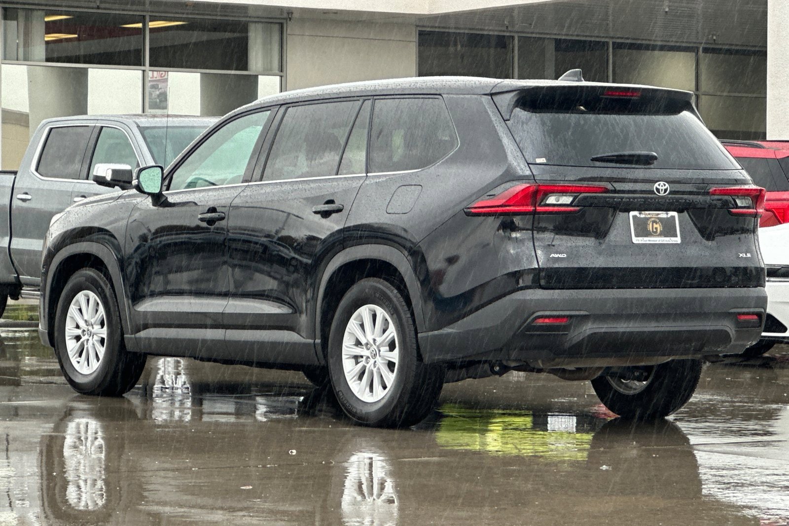 Used 2025 Toyota Grand Highlander AWD image 4