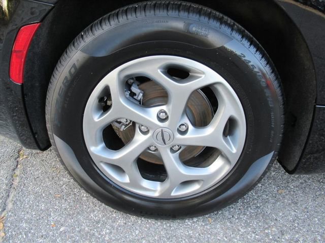 Used 2024 Chrysler Pacifica Limited image 8