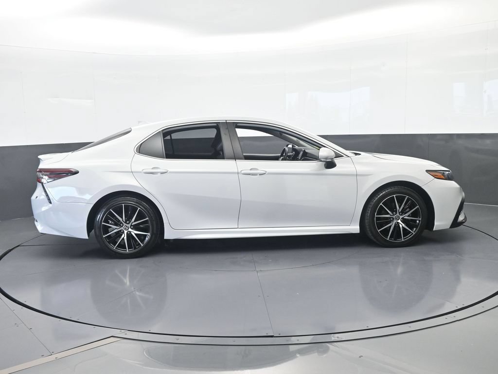 Used 2023 Toyota Camry SE FWD image 7