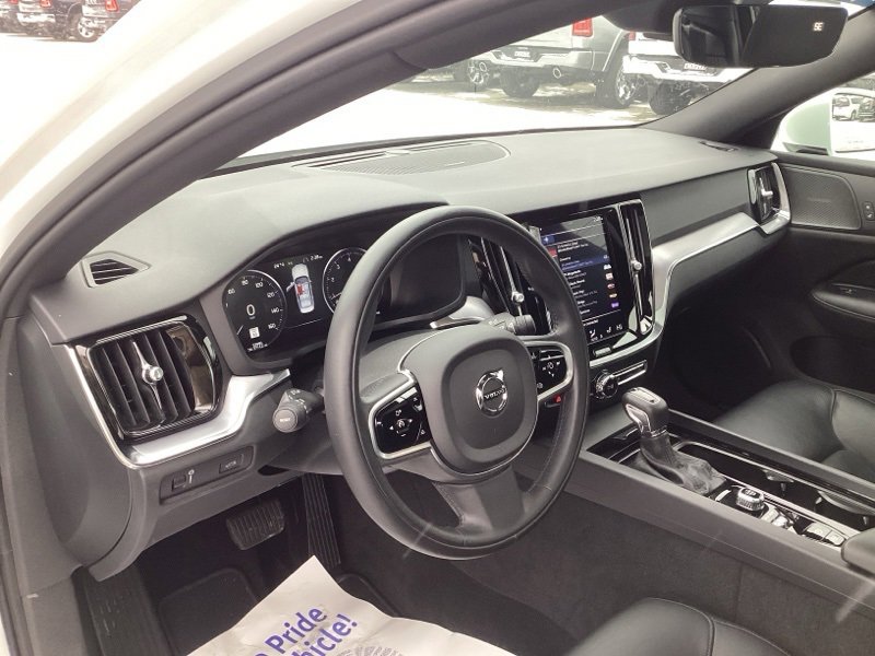 Used 2020 Volvo S60 T6 Momentum image 25