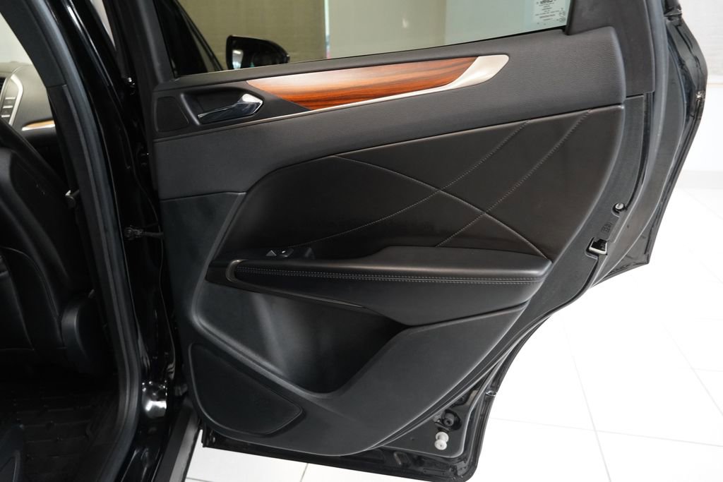 Used 2017 Lincoln MKC Reserve w/ Lincoln MKC Climate Package image 30