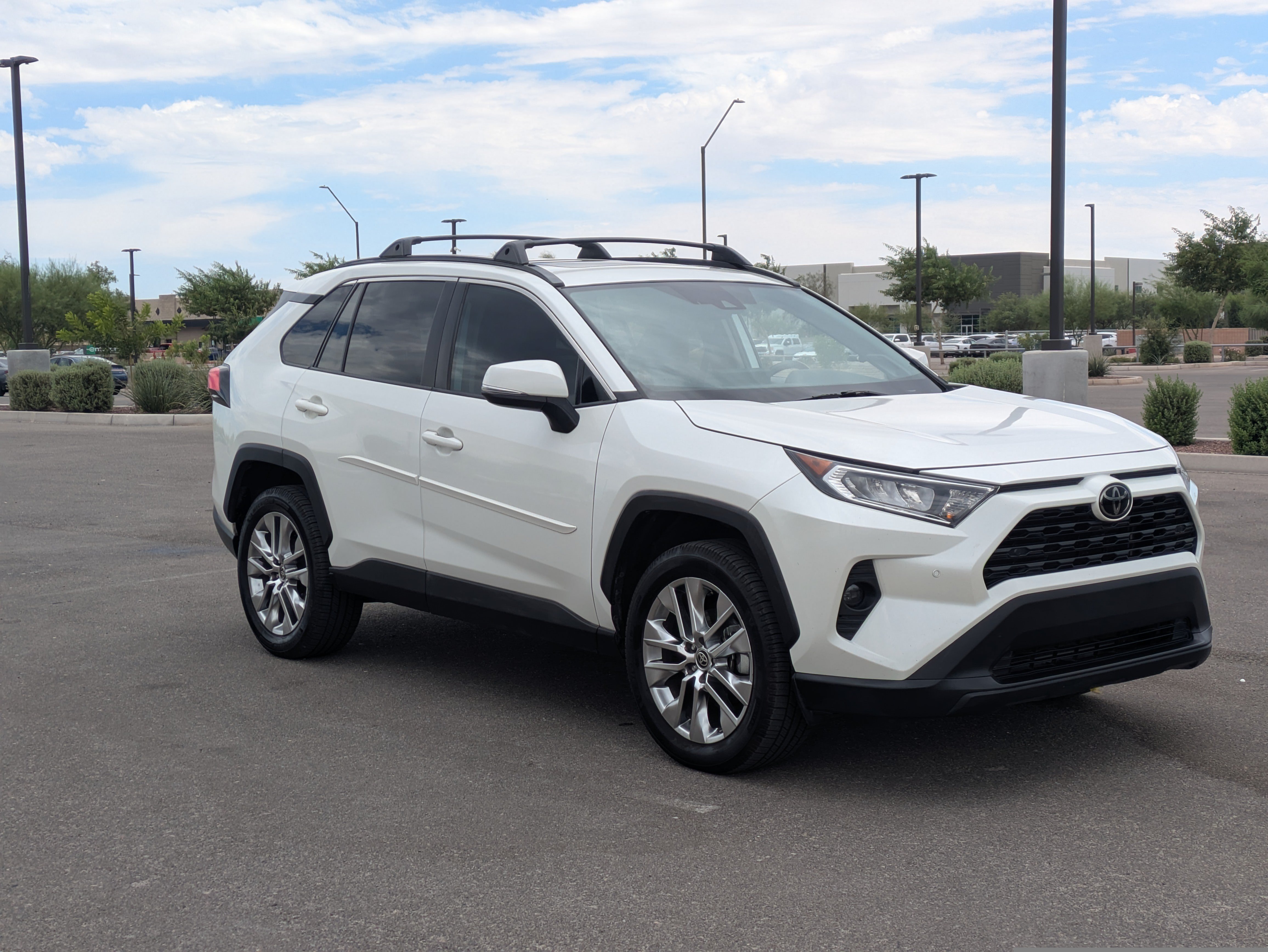 Used 2021 Toyota RAV4 XLE Premium FWD image 7