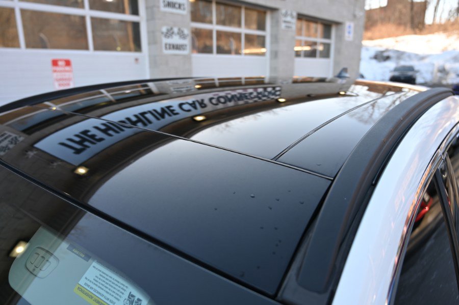 Used 2020 Ford Escape Titanium image 12