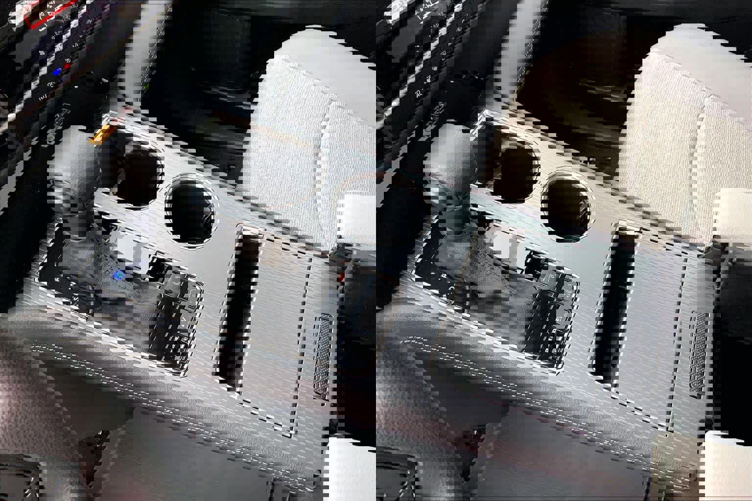 Used 2025 Toyota Sienna LE image 17