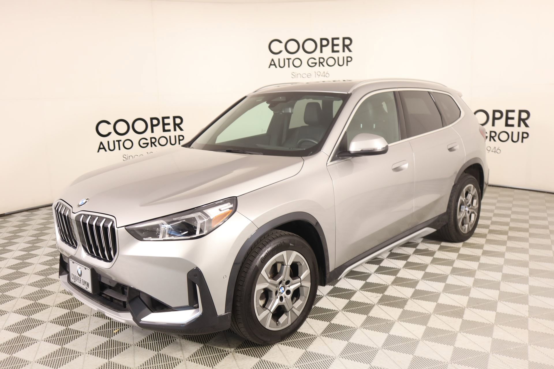 Used 2025 BMW X1 xDrive28i AWD/4WD image 10