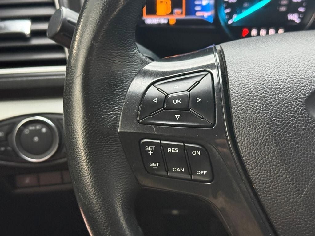 Used 2017 Ford Explorer XLT w/ Equipment Group 202A AWD/4WD image 22