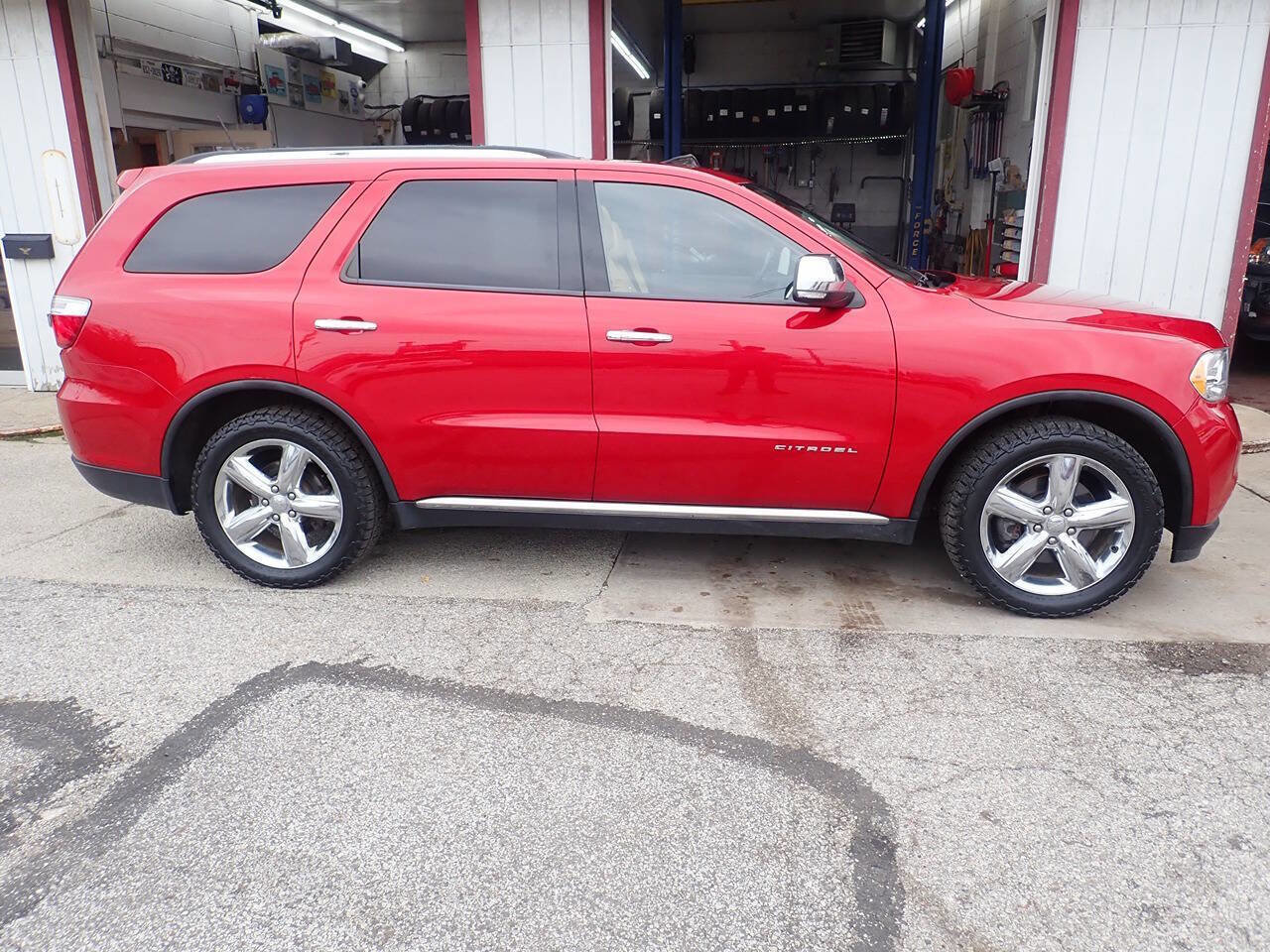 Used 2011 Dodge Durango Citadel image 28