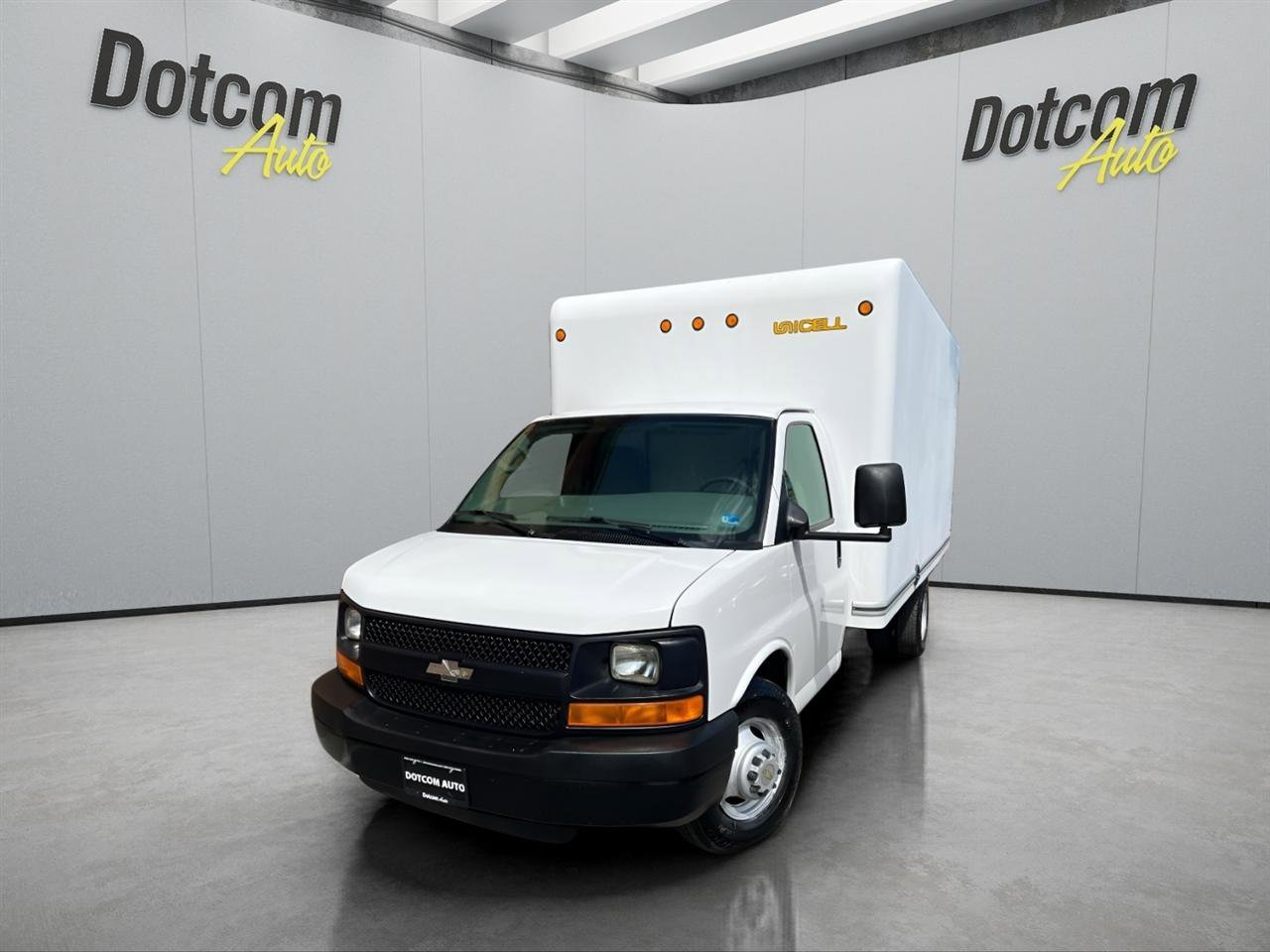 Used 2009 Chevrolet Express 3500 RWD image 3