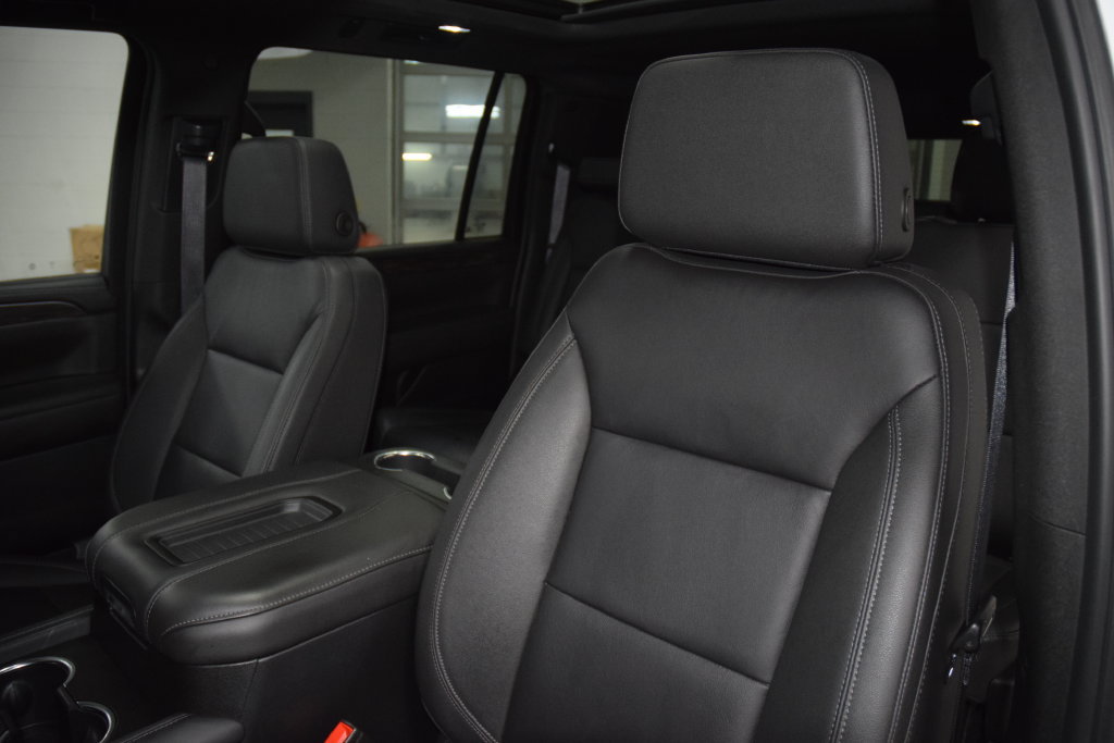 Used 2024 Chevrolet Suburban Z71 w/ Luxury Package AWD/4WD image 42