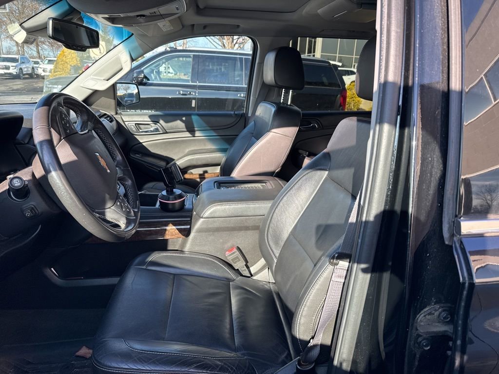 Used 2015 Chevrolet Suburban LT image 9