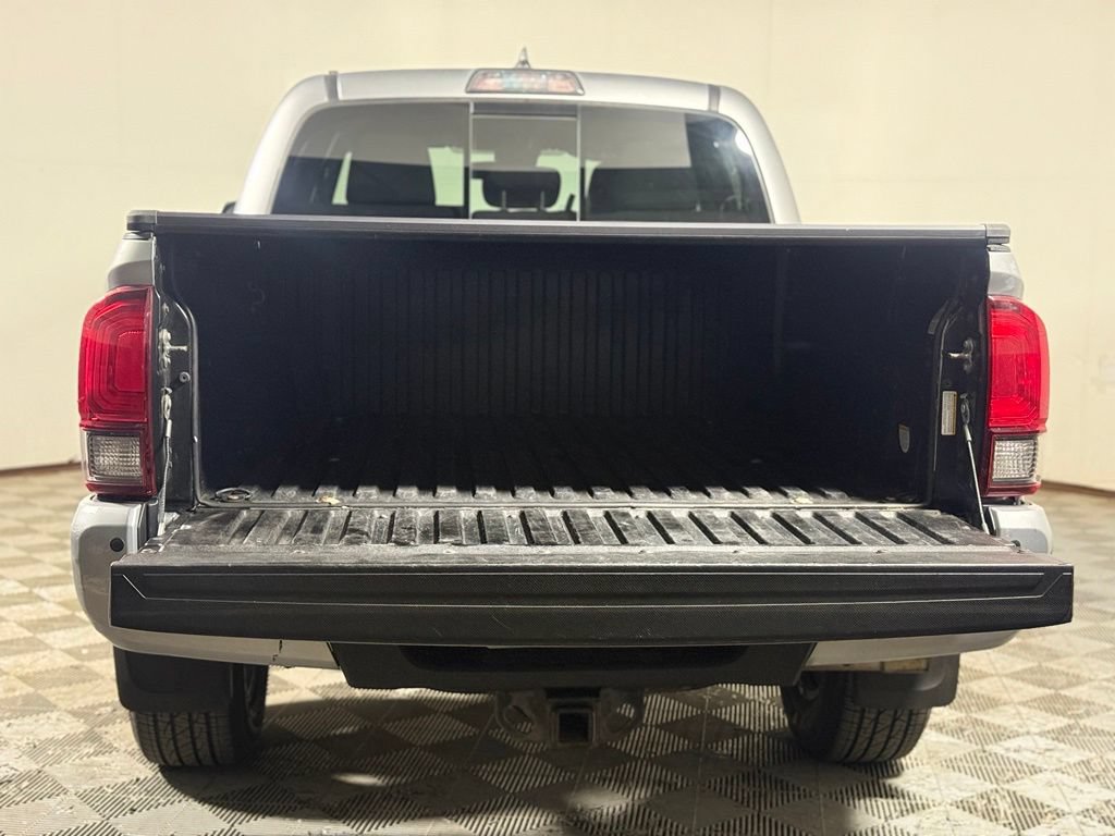 Used 2019 Toyota Tacoma TRD Sport w/ Technology Package AWD/4WD image 6