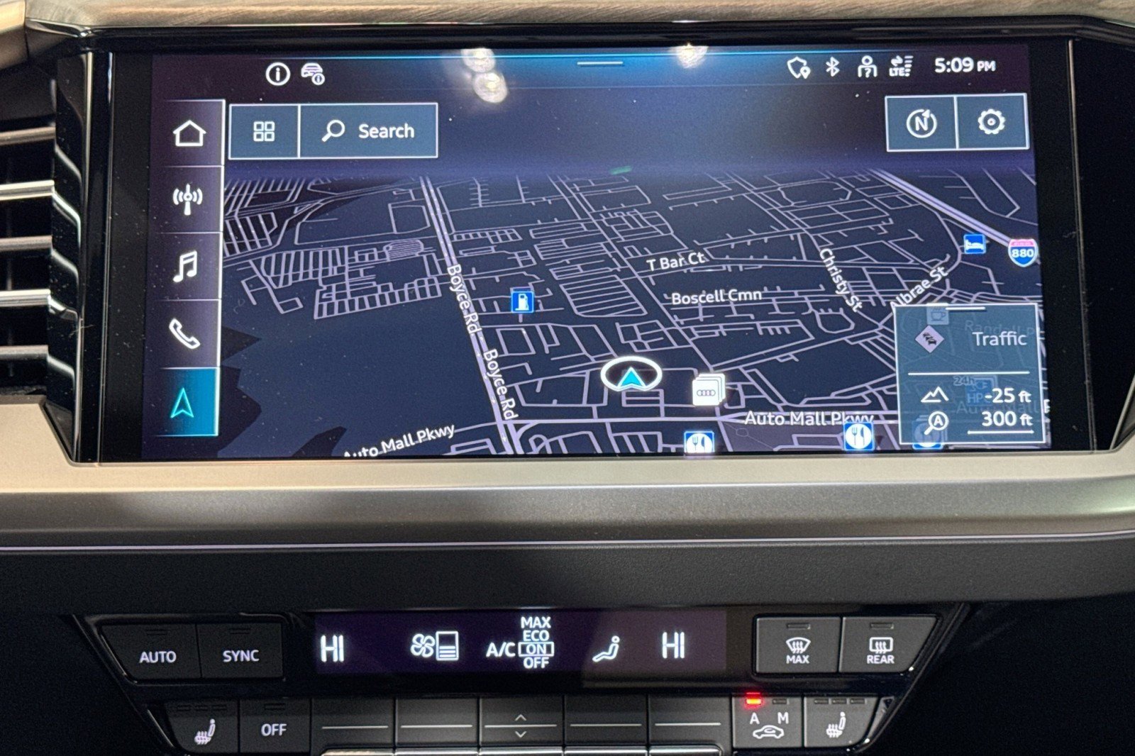 Used 2025 Audi Q4 e-tron Premium image 12