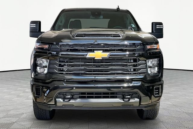 Used 2025 Chevrolet Silverado 2500 Custom w/ Custom Value Package AWD/4WD image 2