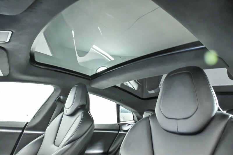 Used 2018 Tesla Model S 100D image 19