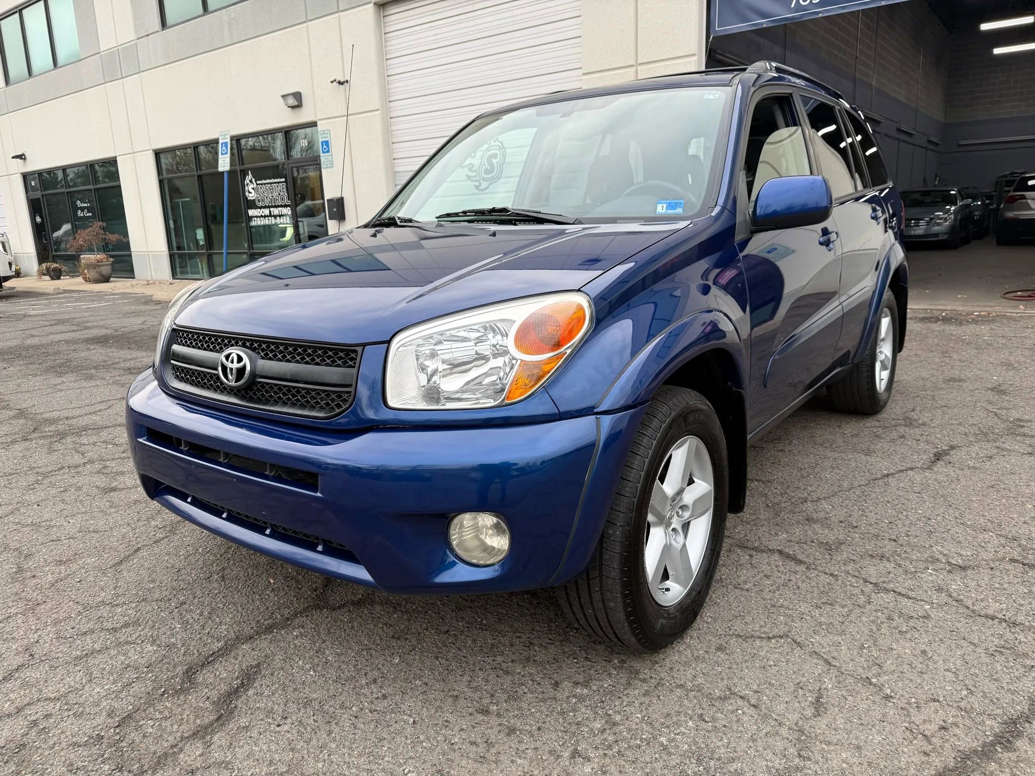 Used 2004 Toyota RAV4 Sport Utility 4D image 5