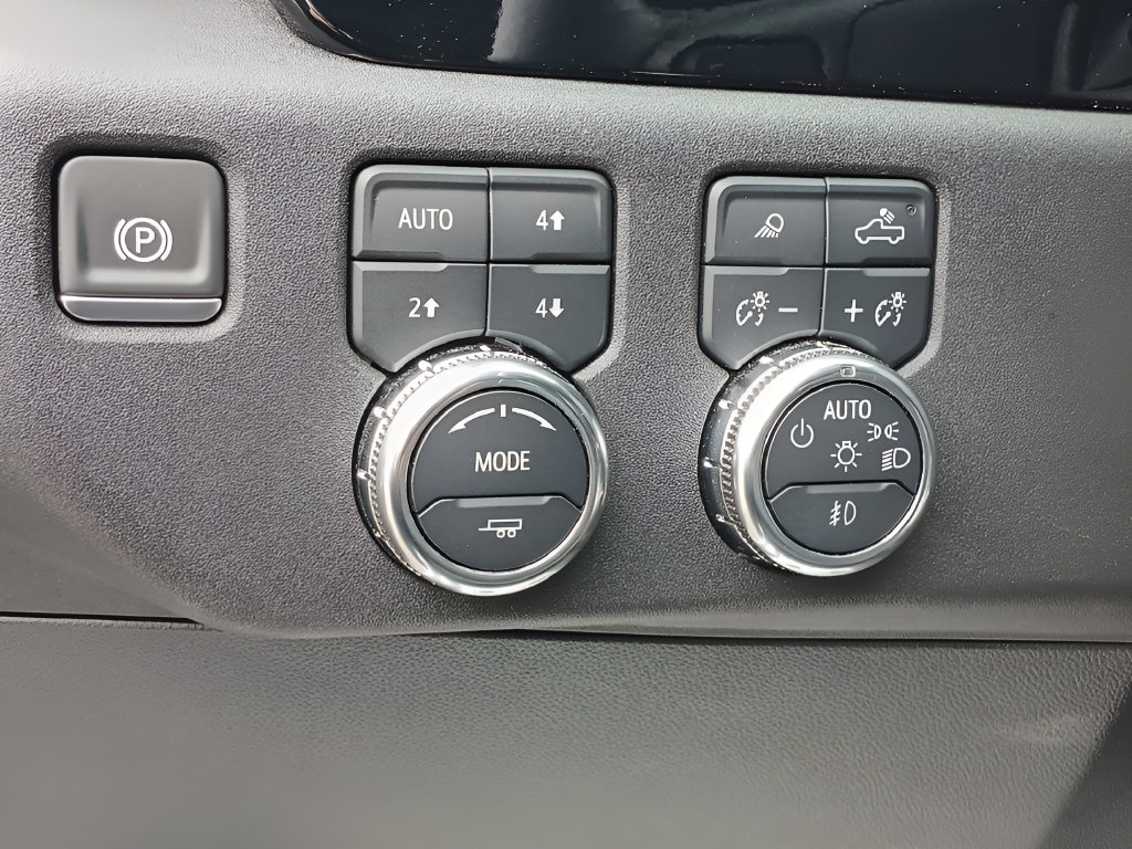 Used 2025 GMC Sierra 2500 SLT w/ SLT Convenience Package AWD/4WD image 25