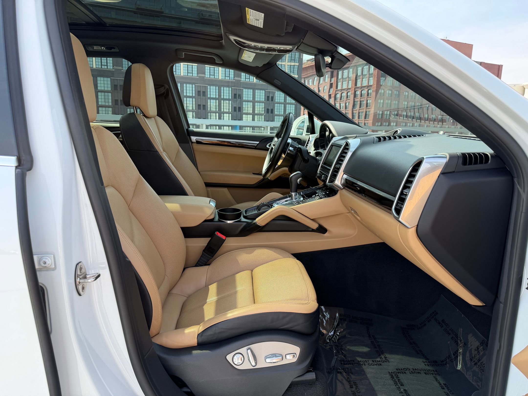 Used 2016 Porsche Cayenne S image 15