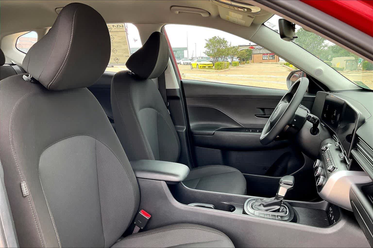 Used 2024 Hyundai Kona SE AWD/4WD image 13