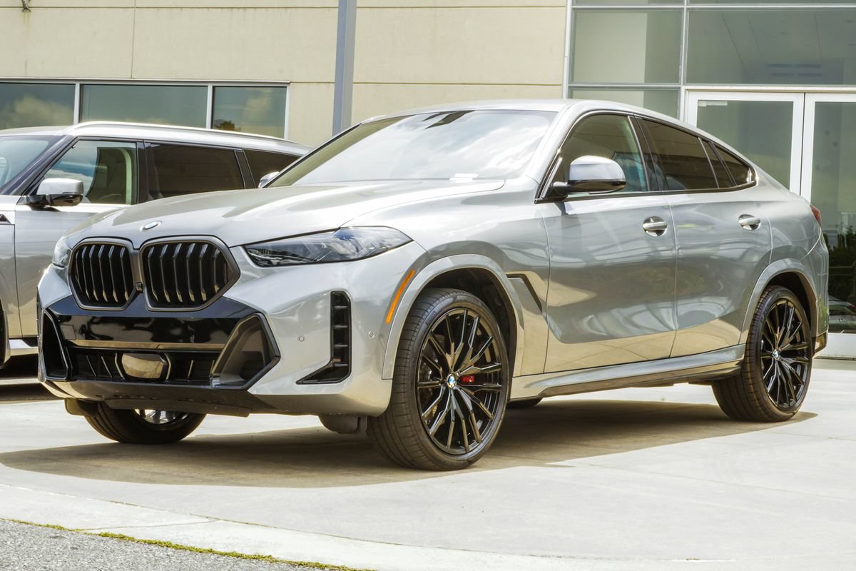 Used 2025 BMW X6 xDrive40i w/ Executive Package AWD/4WD image 8