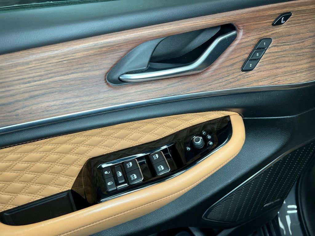 Used 2022 Jeep Grand Cherokee Summit image 15