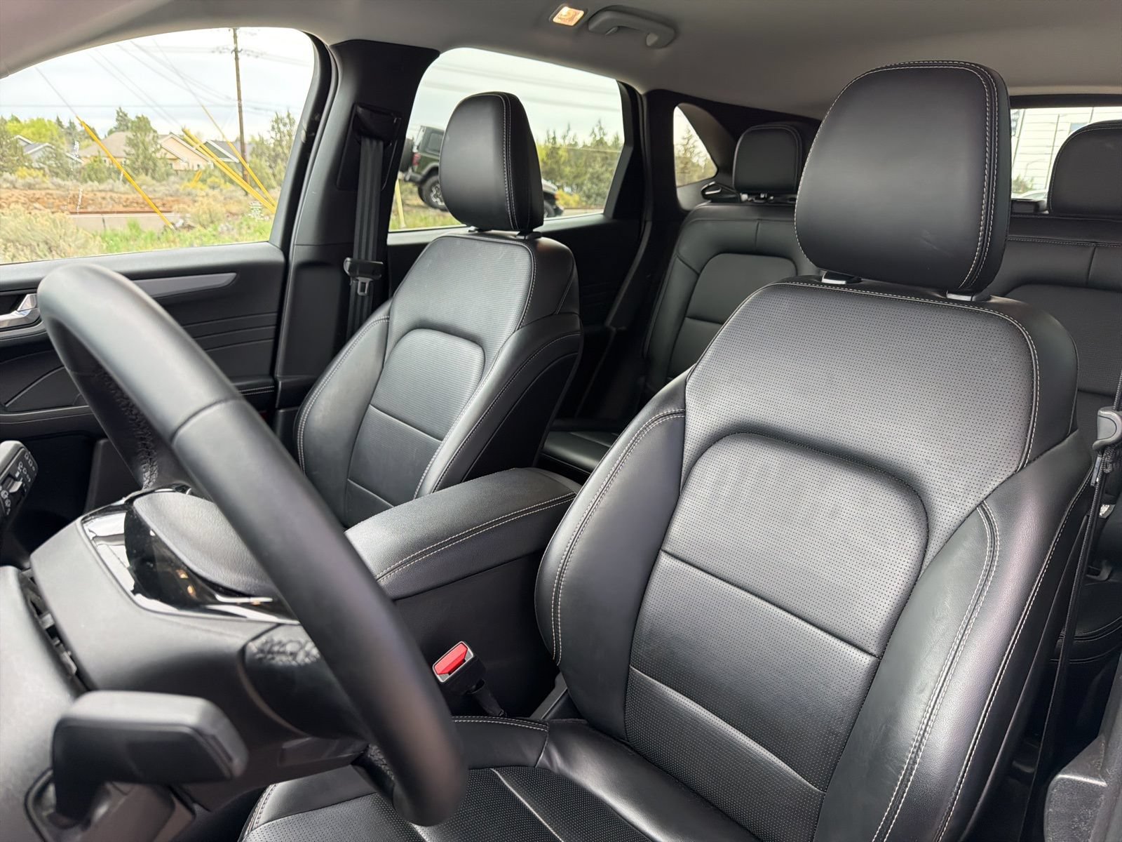 Used 2025 Ford Escape Platinum AWD/4WD image 20