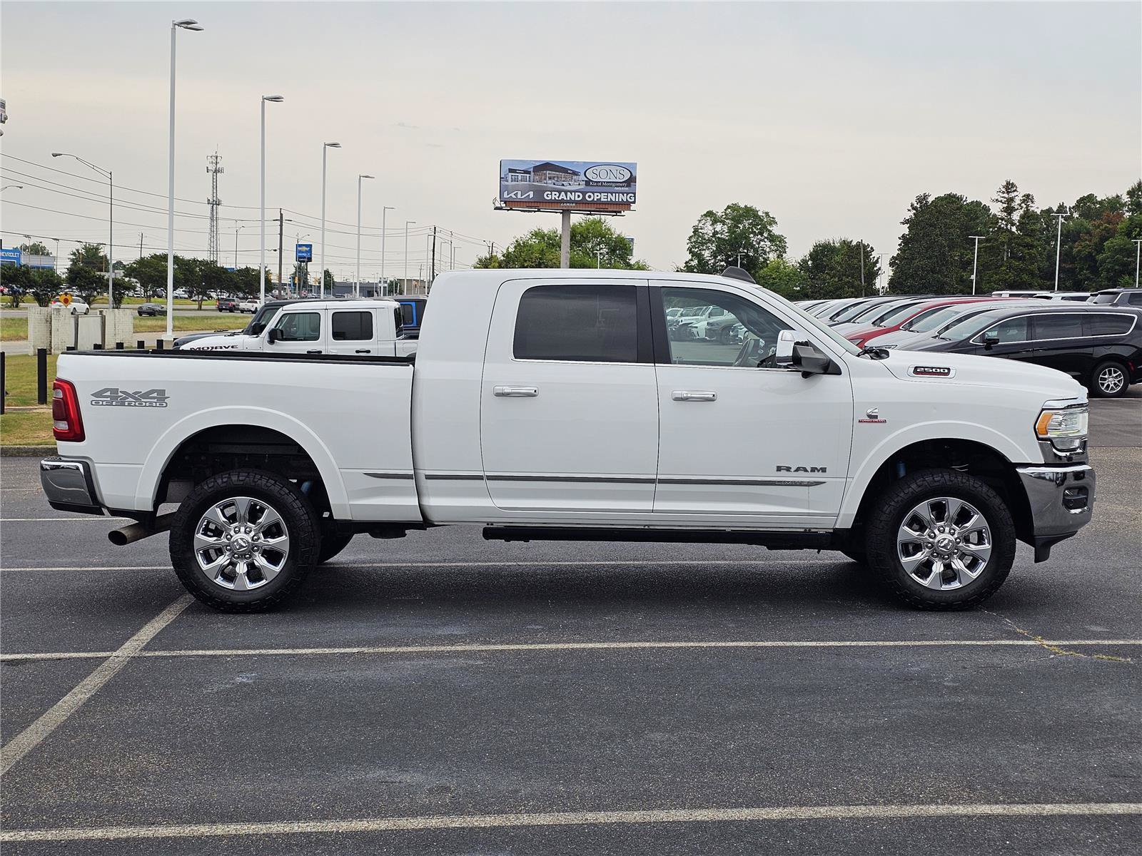 Used 2020 RAM 2500 Limited AWD/4WD image 9