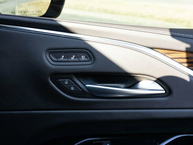 Used 2023 Cadillac Escalade ESV Premium Luxury image 75