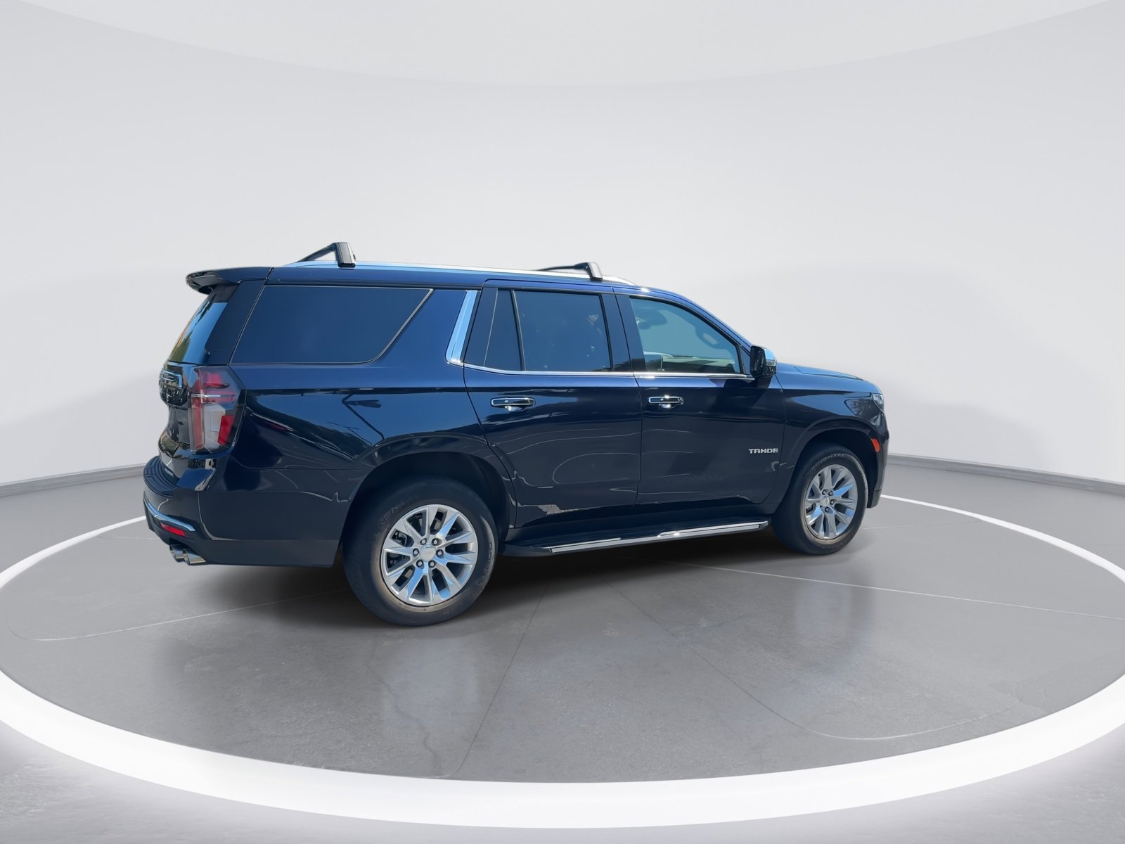 Certified 2024 Chevrolet Tahoe Premier w/ Premium Package AWD/4WD image 9