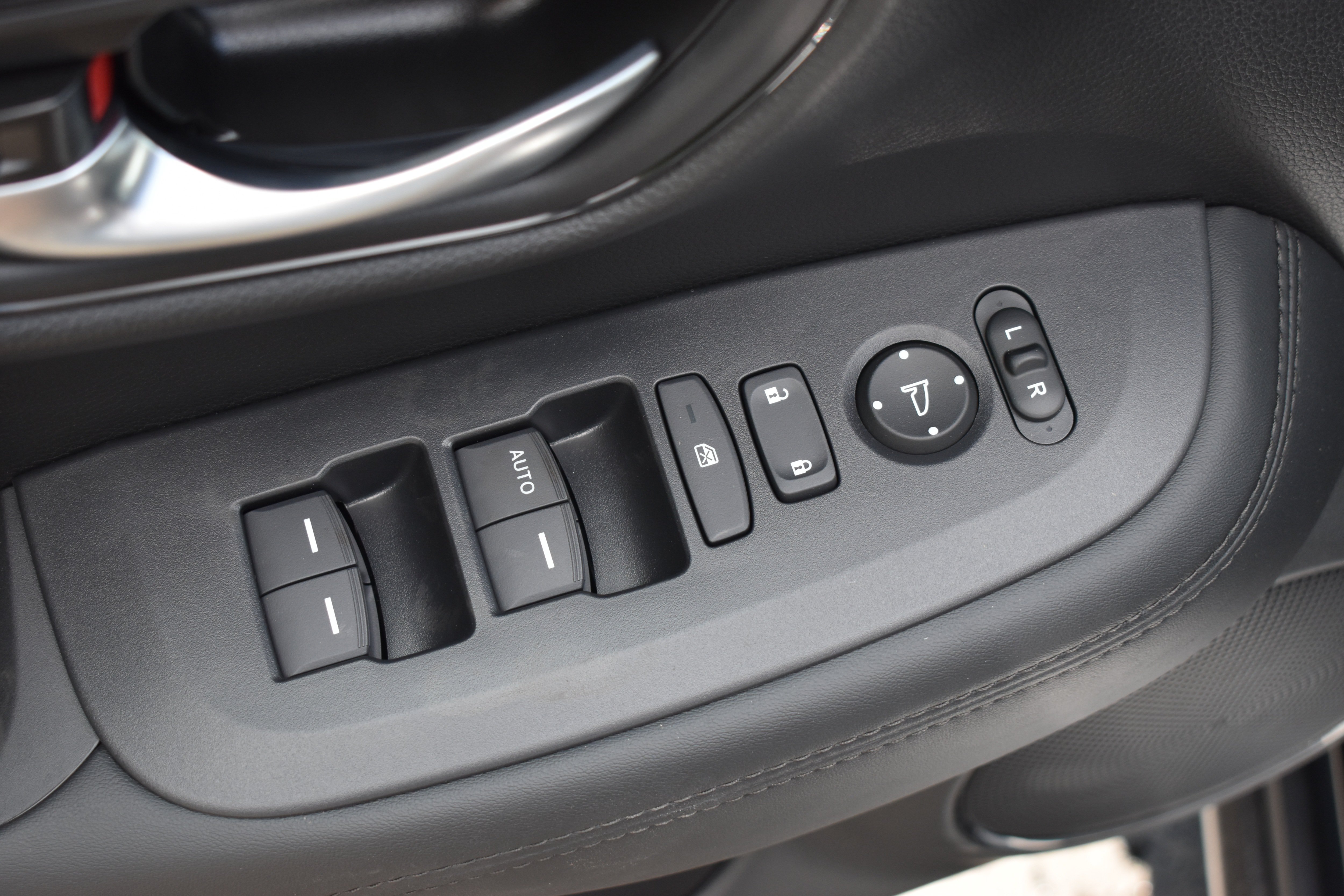 New 2027 Honda HR-V LX image 12