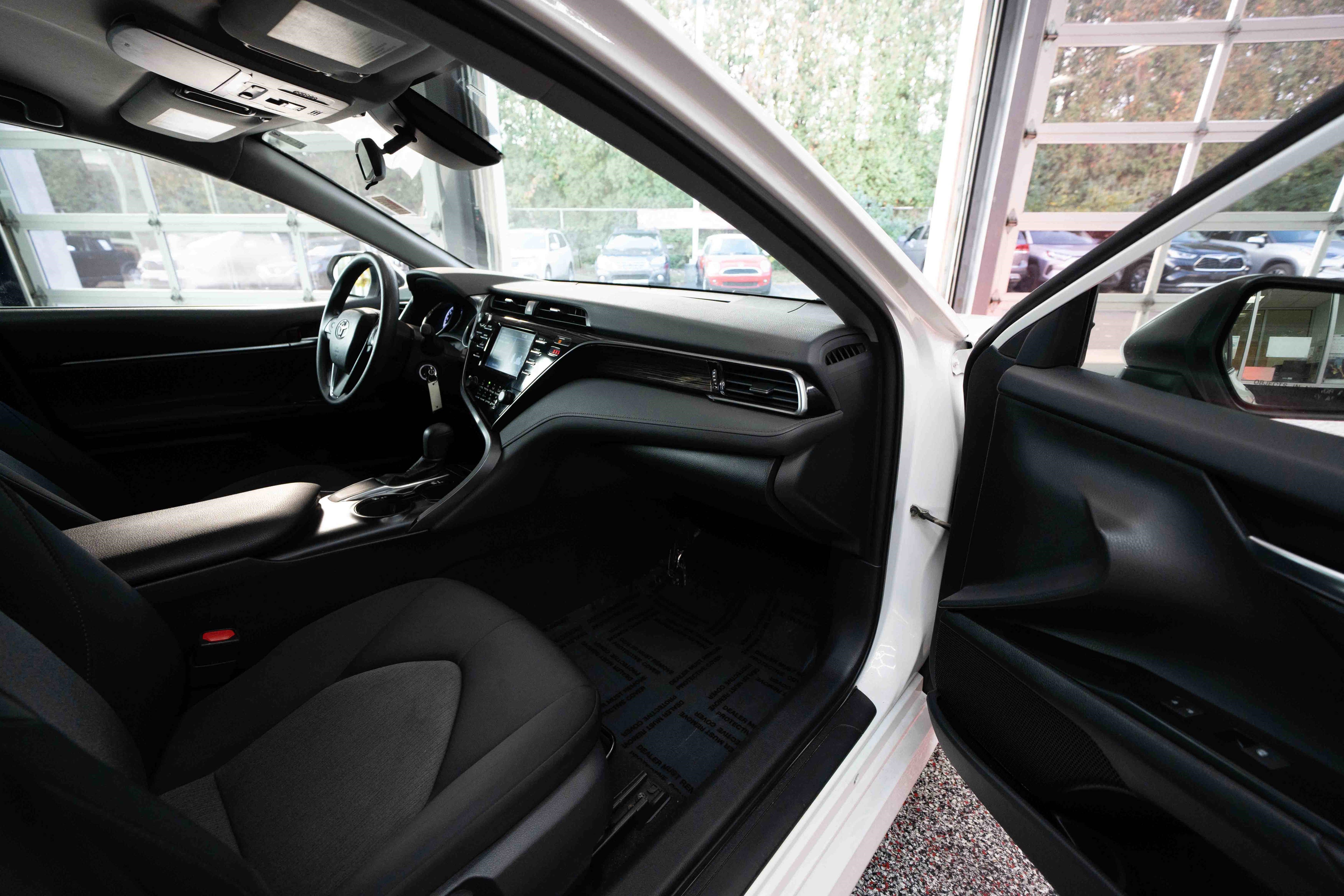 Used 2019 Toyota Camry LE image 25