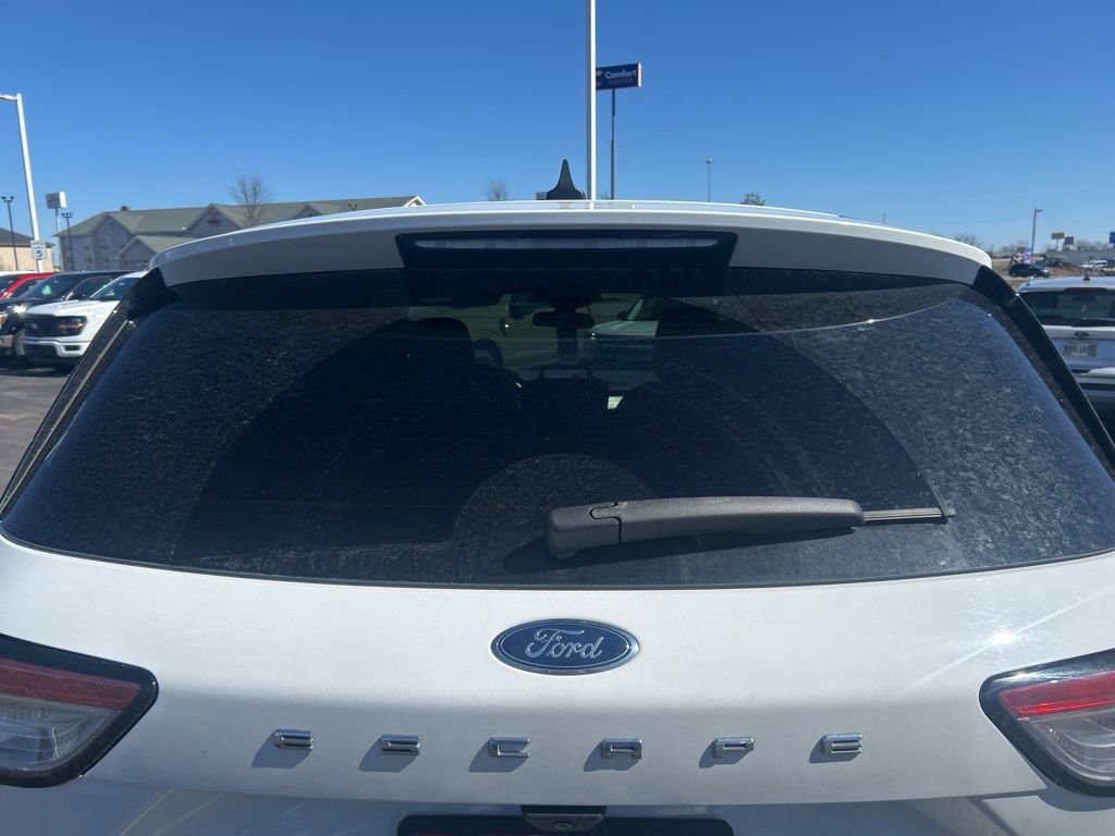 Used 2020 Ford Escape SE image 24
