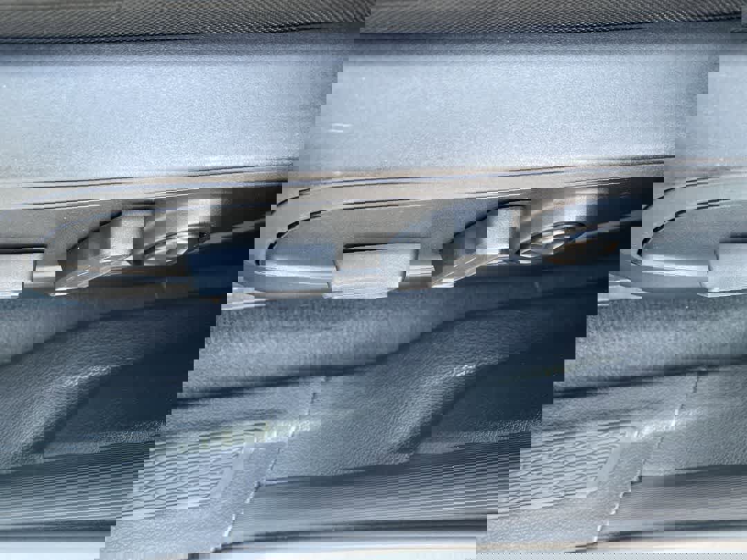 Used 2023 Jeep Grand Cherokee Altitude image 12