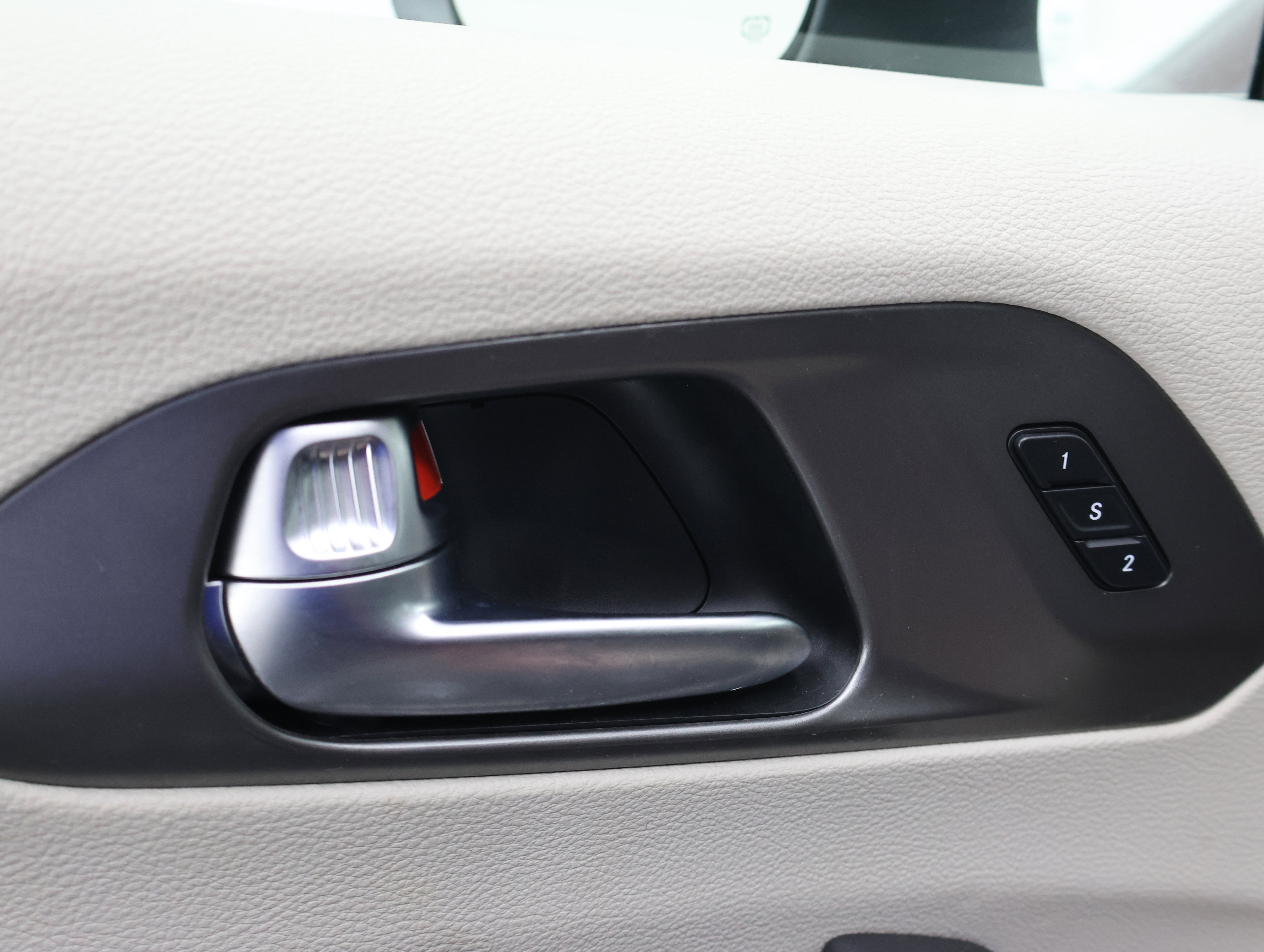 Used 2023 Chrysler Pacifica Touring-L AWD/4WD image 43