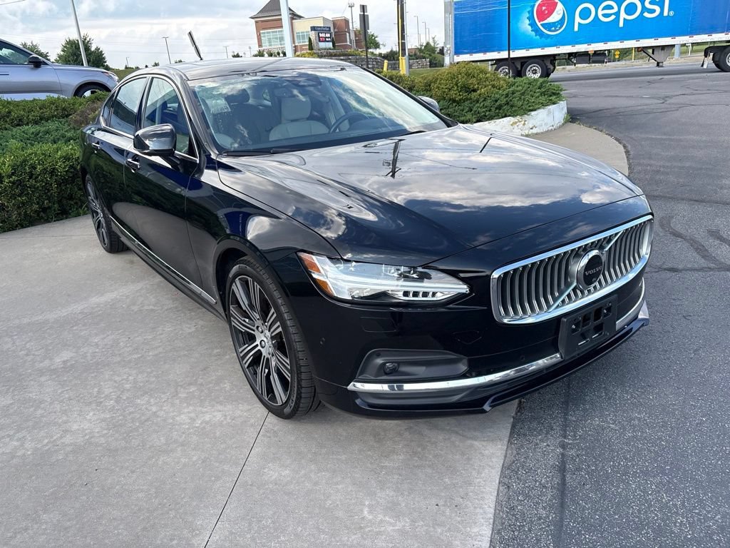 Certified 2023 Volvo S90 B6 Plus AWD/4WD image 4