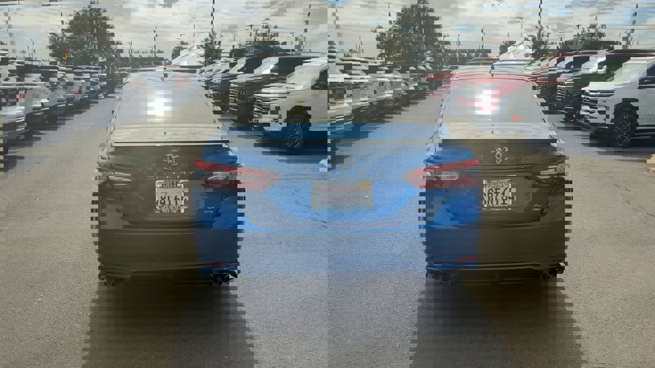 Used 2020 Toyota Camry XSE image 6