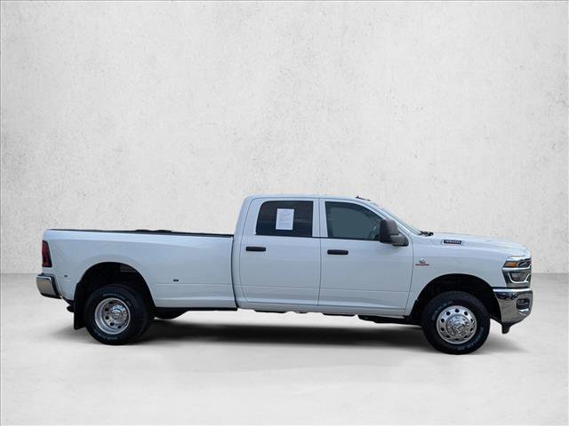 Used 2025 RAM 3500 Tradesman w/ Chrome Appearance Group AWD/4WD image 4