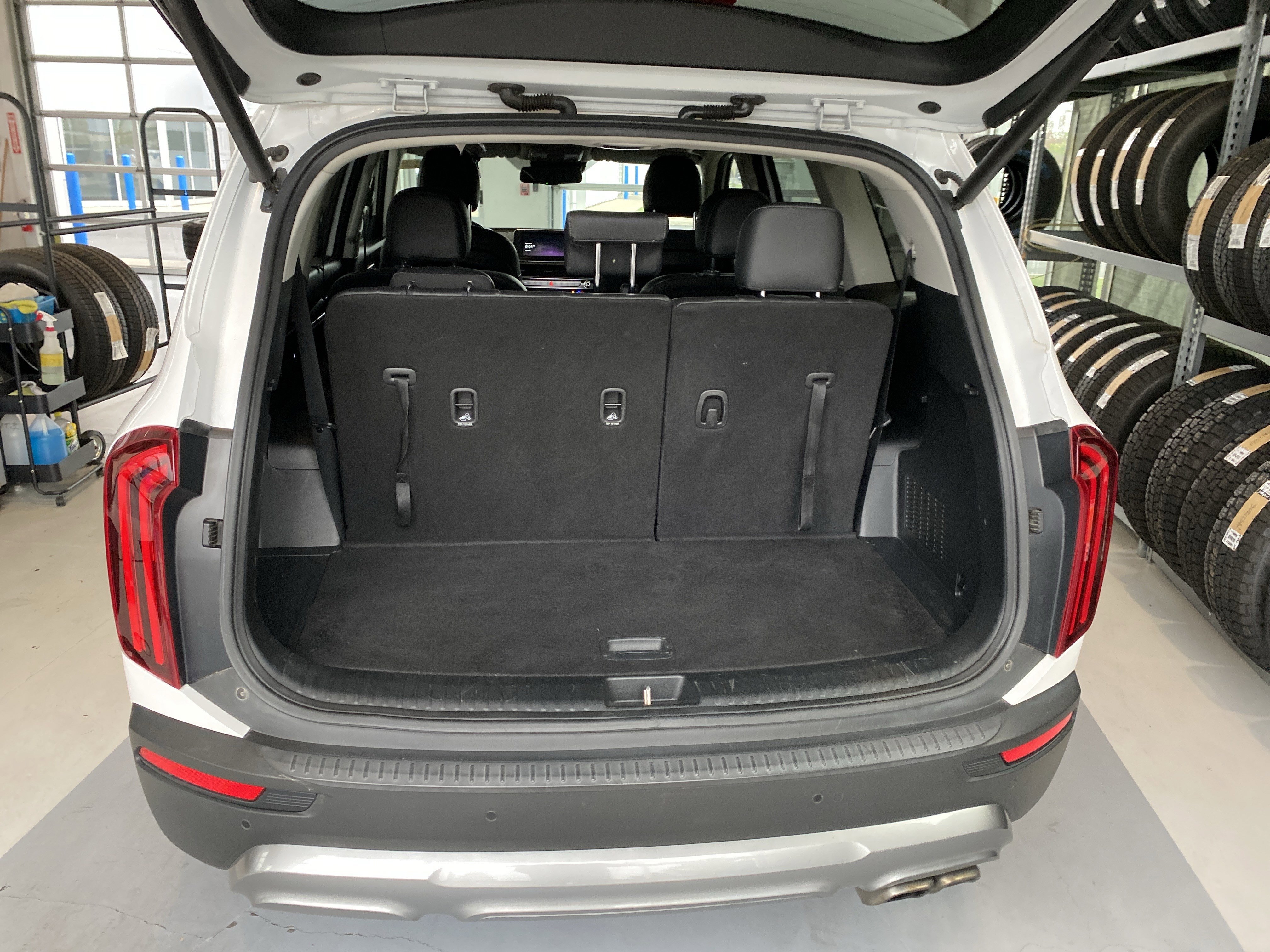 Used 2021 Kia Telluride EX w/ EX Premium Package image 7