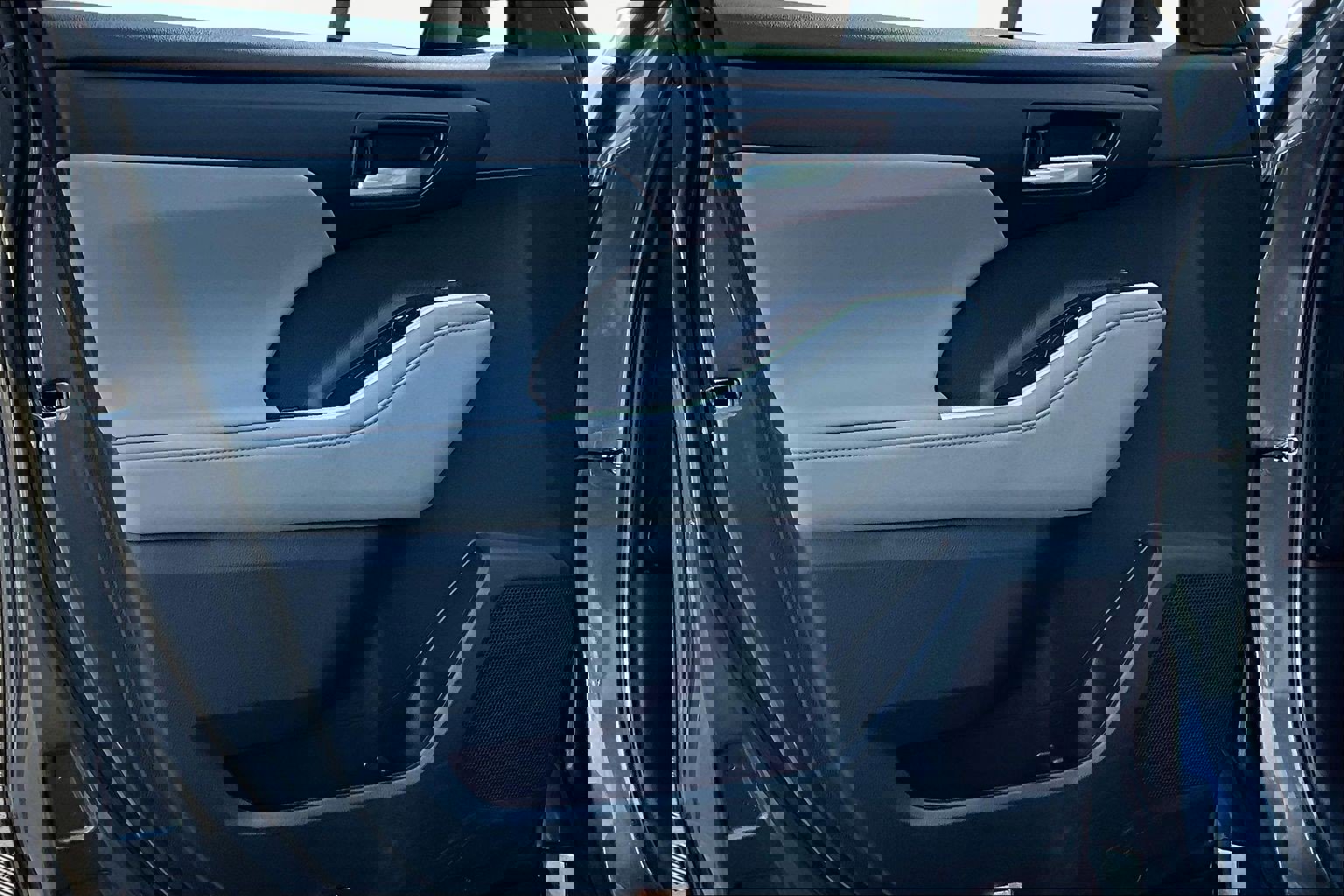 Used 2023 Toyota Highlander XLE image 19