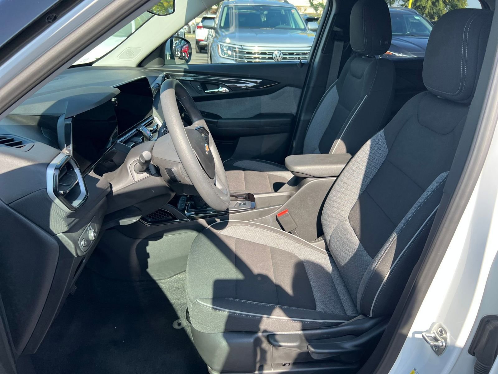 Used 2025 Chevrolet TrailBlazer LT image 24