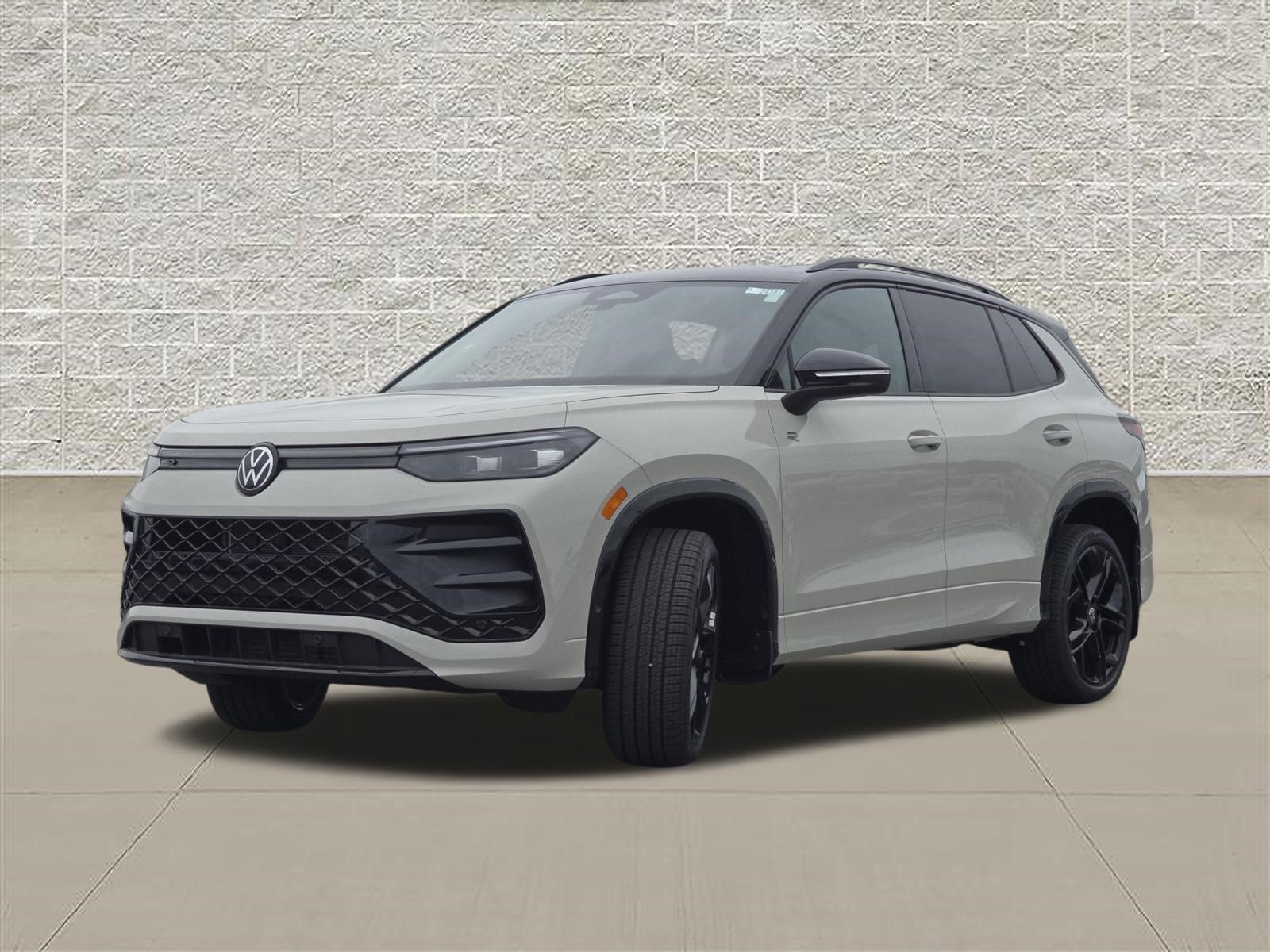 New 2026 Volkswagen Tiguan SE R-Line AWD/4WD image 3