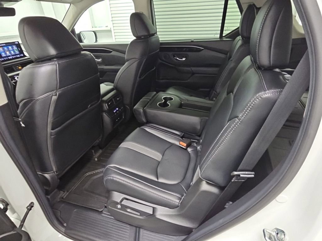Used 2025 Honda Pilot EX-L image 29