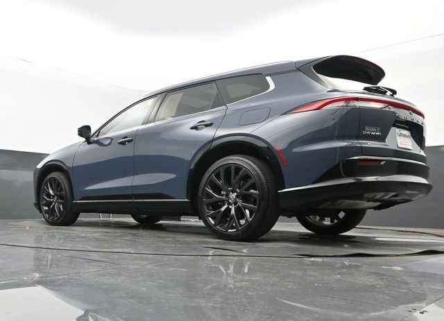 Used 2025 Toyota Crown Signia w/ Advanced Technology Package image 25