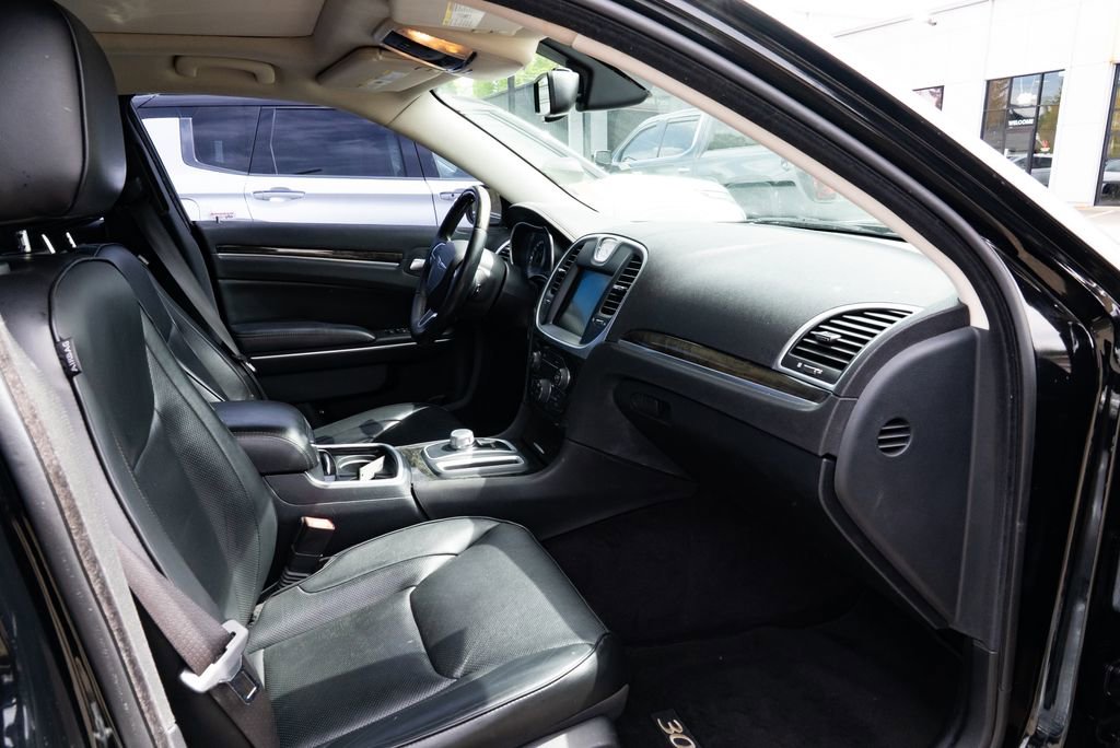 Used 2016 Chrysler 300 C RWD image 24