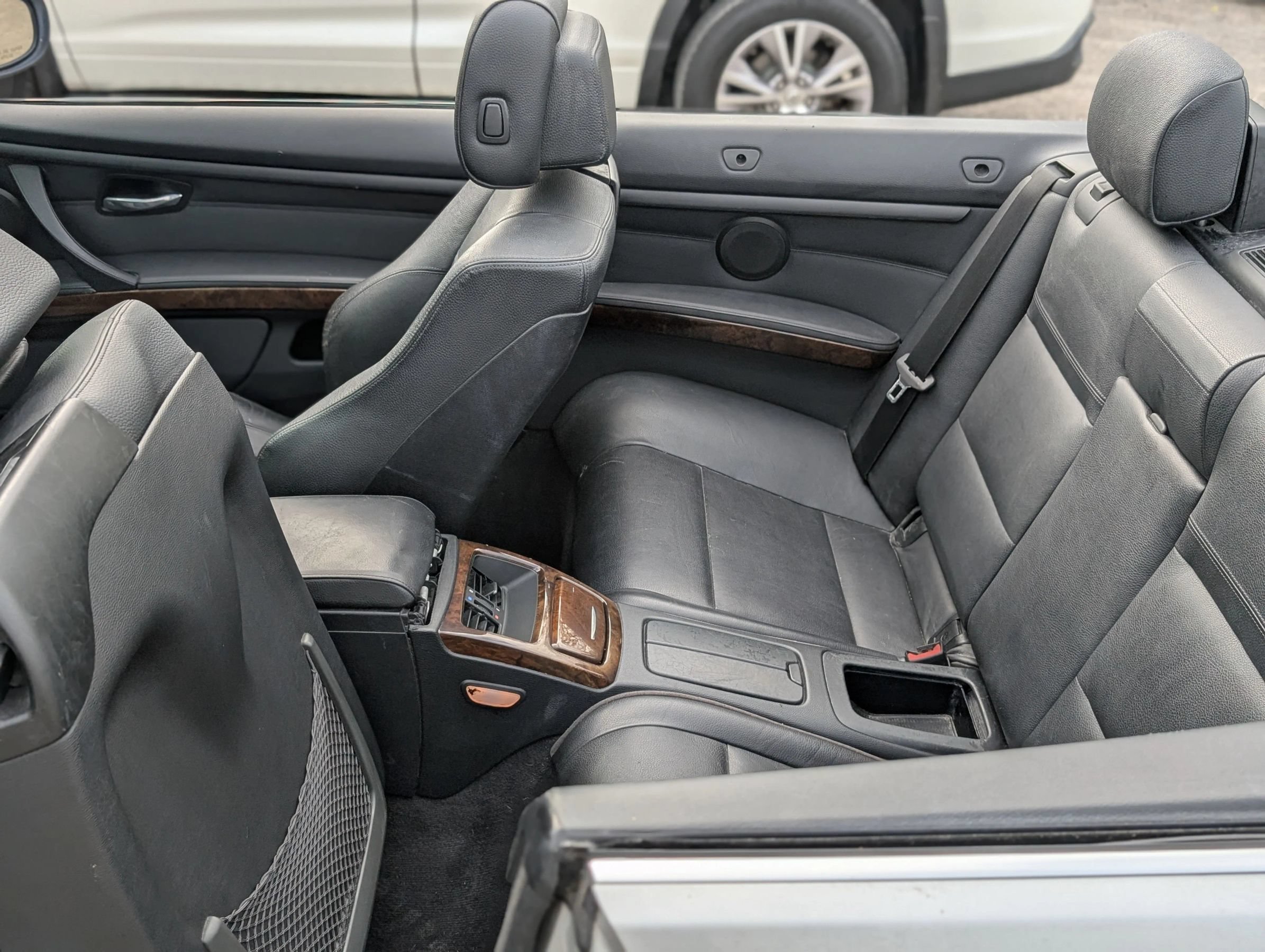 Used 2010 BMW 335i Convertible RWD image 18