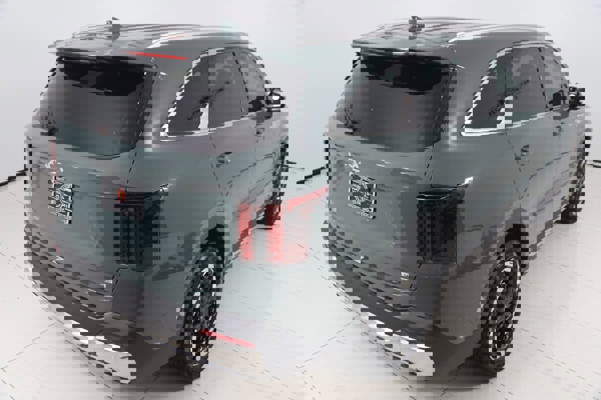 Used 2025 Kia Sorento EX image 48