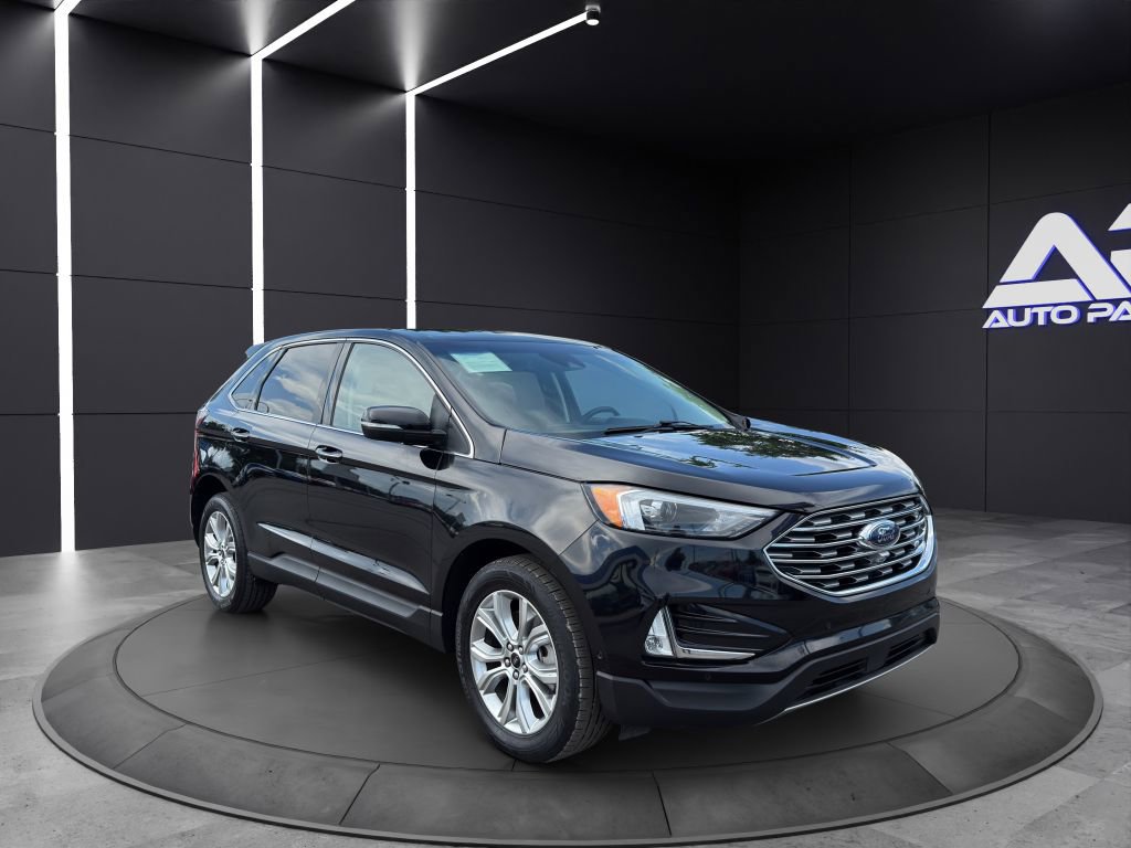 Used 2024 Ford Edge Titanium image 3