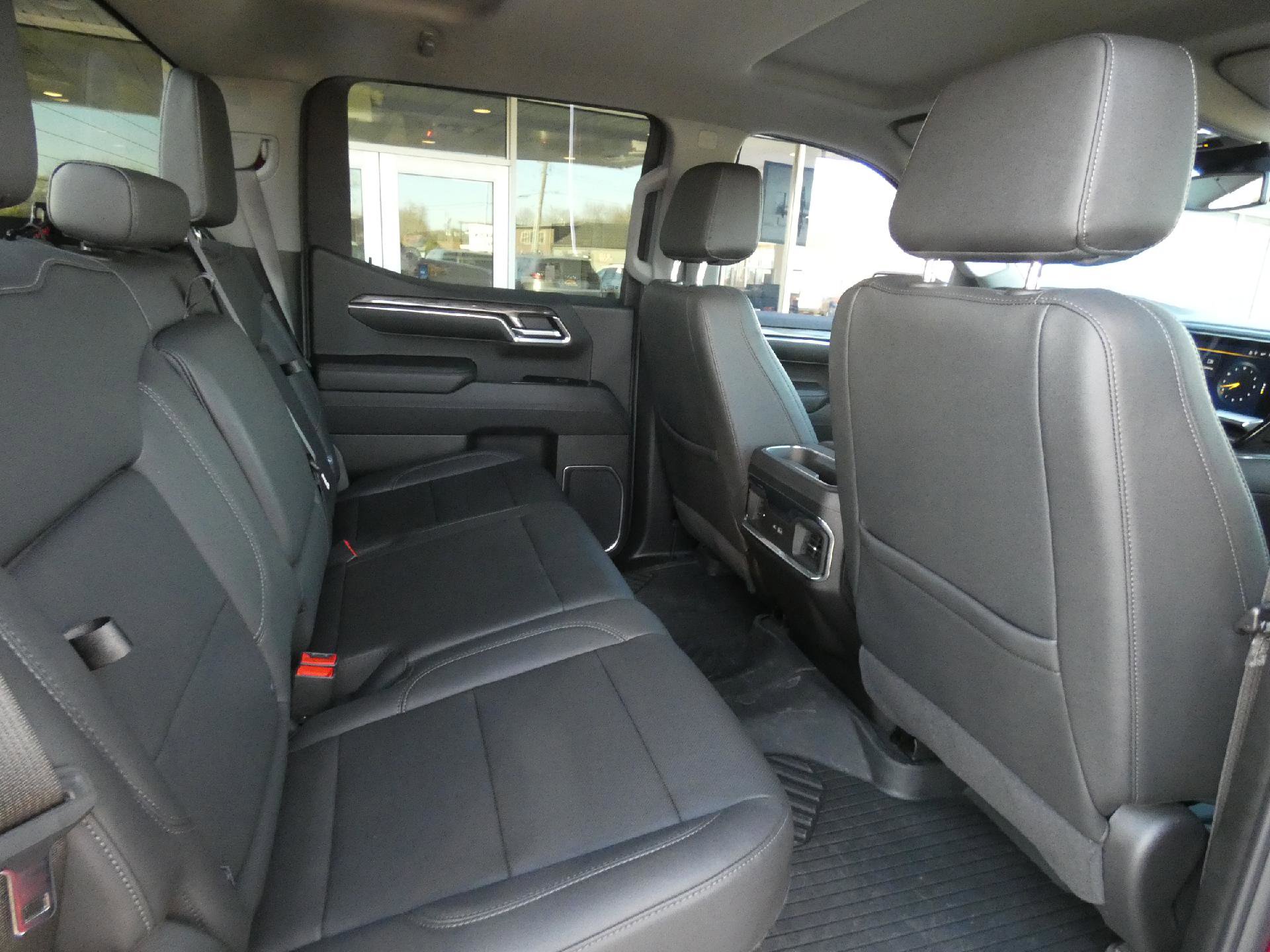 Used 2024 Chevrolet Silverado 1500 LTZ AWD/4WD image 16