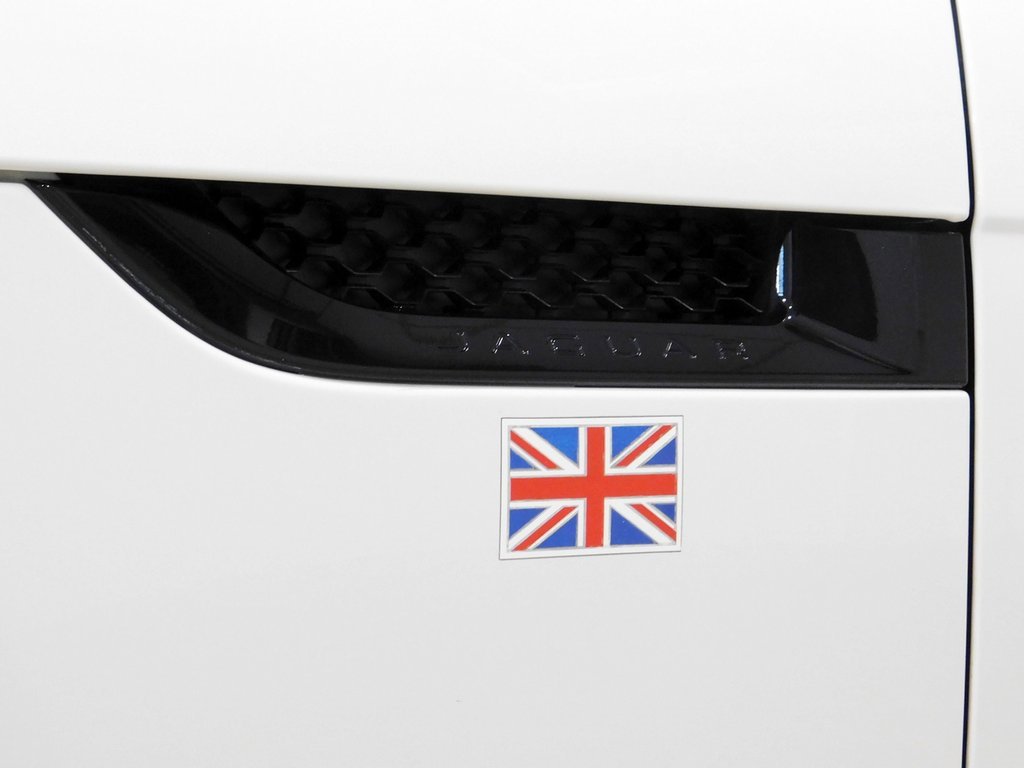 Used 2015 Jaguar F-TYPE R image 27